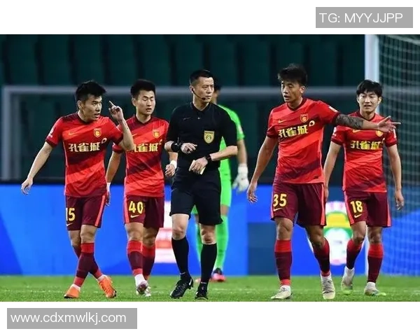 南京足球队在亚运会中的团队协作表现值得称赞与反思的全面分析